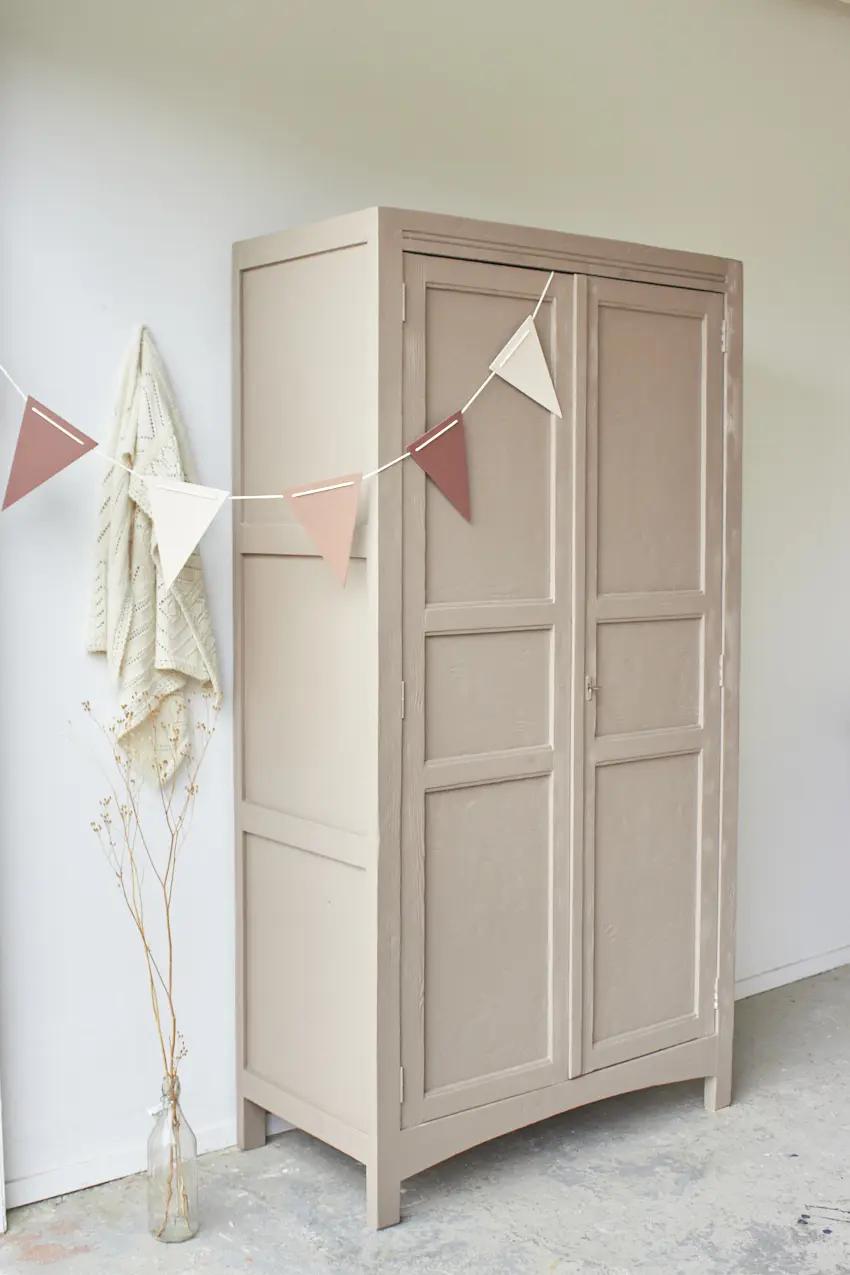 10335-Vintage-houten-locker-in-Hazel-Firma-zoethout_2