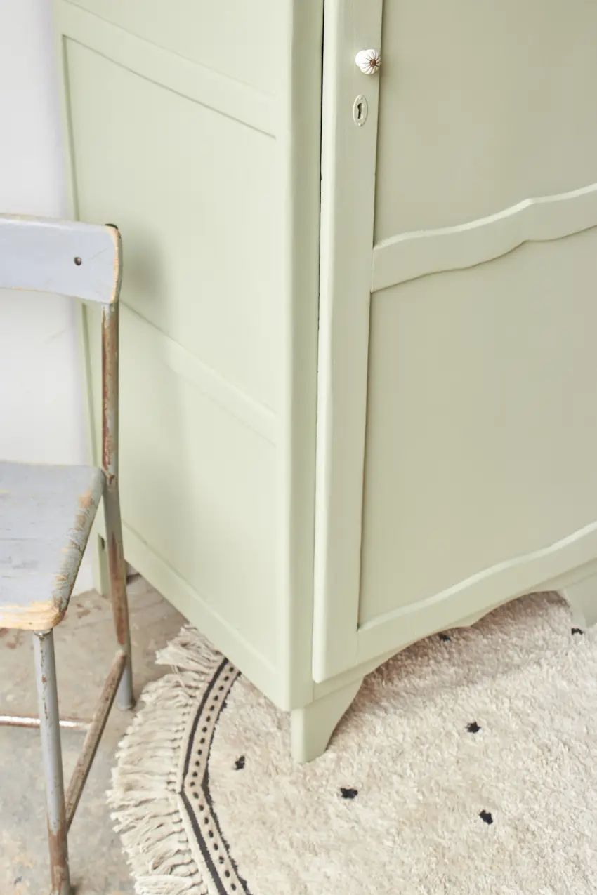 10618---Sierlijke-eendeurs-kast-in-Artisjok---Firma-Zoethout_07