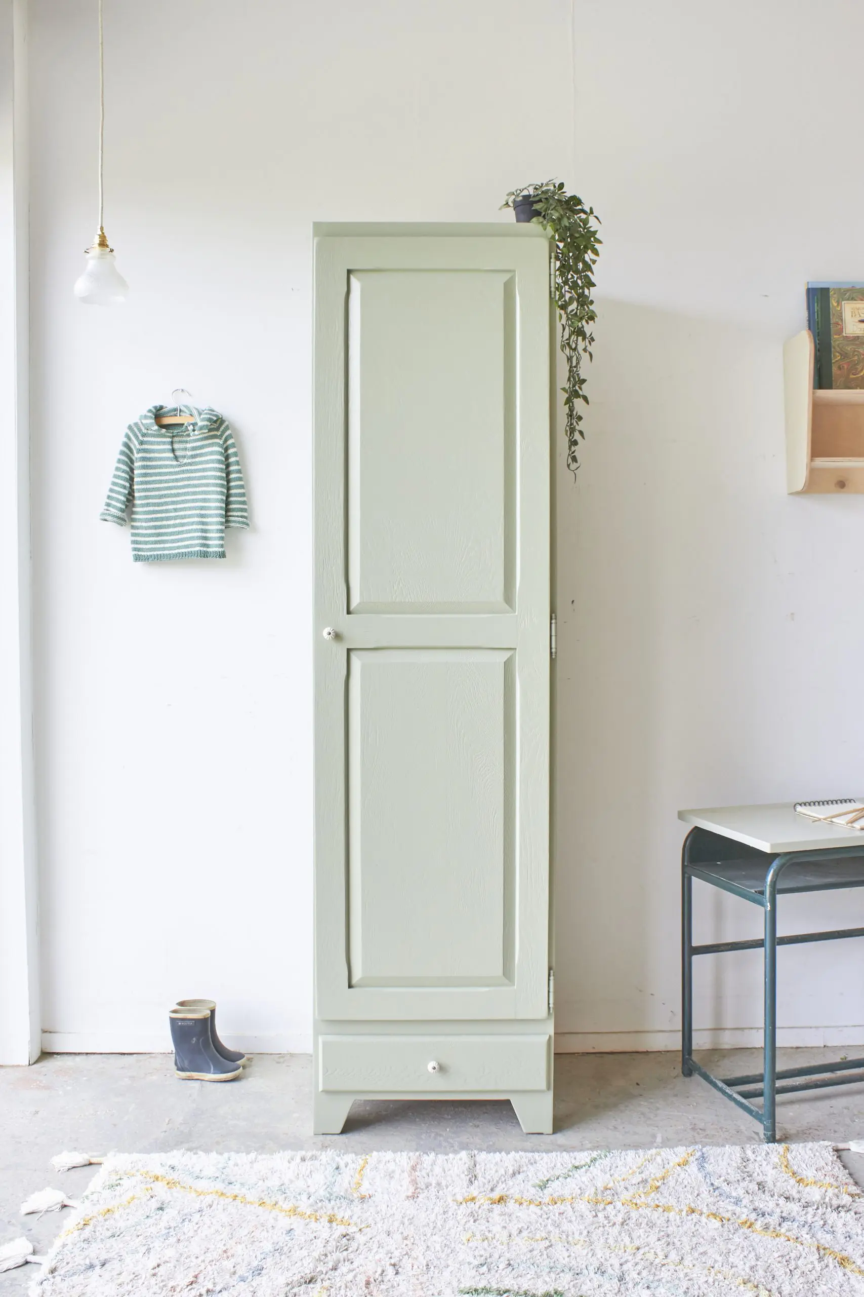 10640---Vintage-kast-in-Artisjok---Firma-Zoethout_01