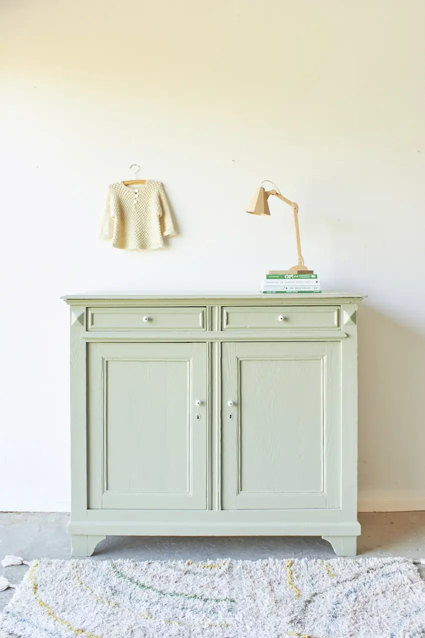 2426---Vintage-hoge-commode-in-Artisjok---Firma-Zoethout-01