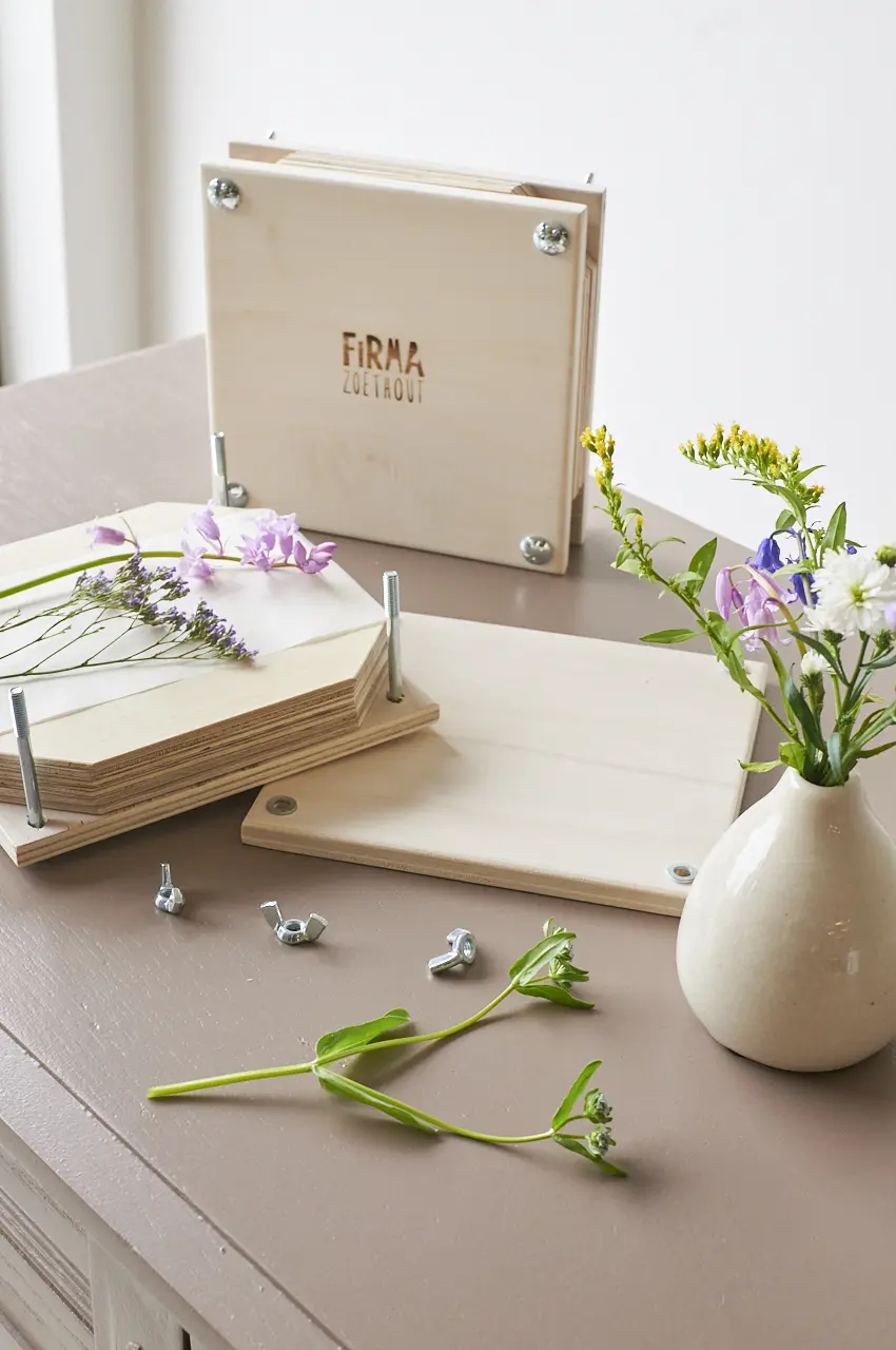 8025---Onze-bloemenpers---Firma-zoethout_3