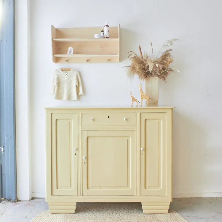 2465 Vintage commode in Kamille Firma zoethout 01