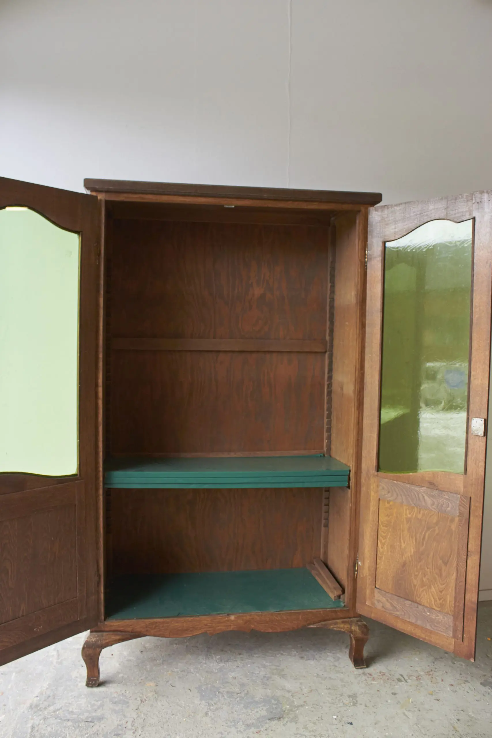 10535---Sierlijke-vitrine-kast---Firma-Zoethout_06