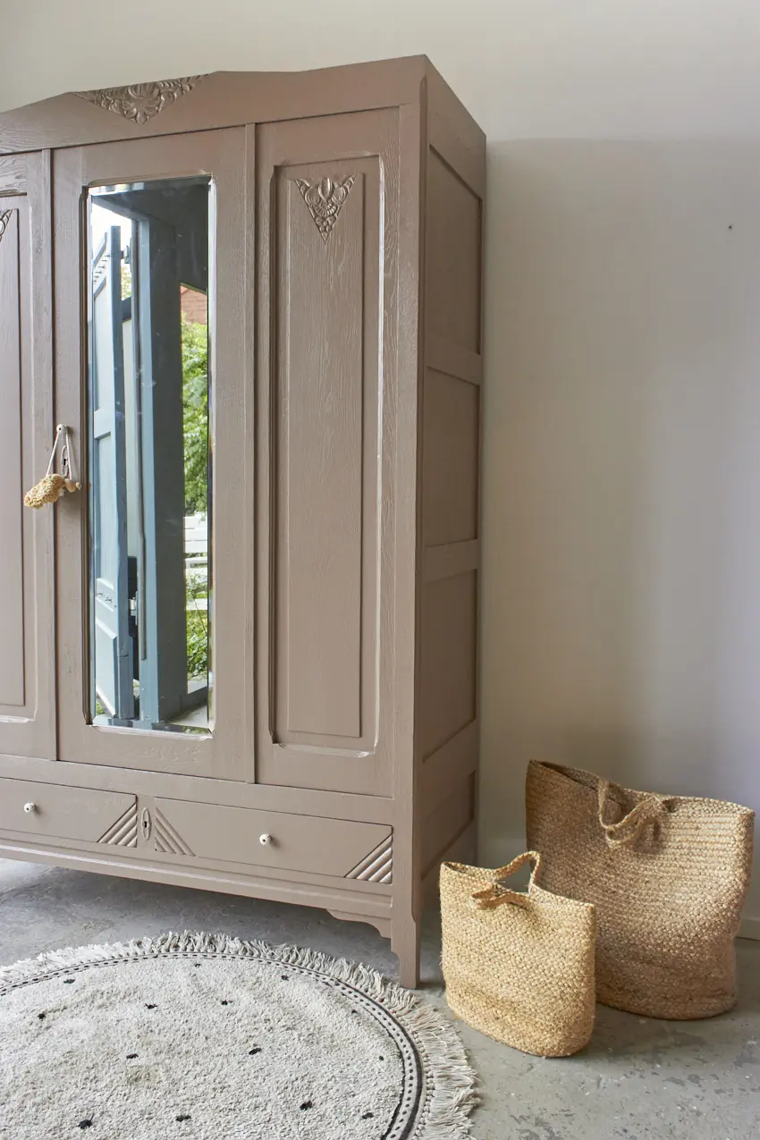 10561-Vintage-spiegelkast-in-Hazel-Firma-zoethout_4.jpg