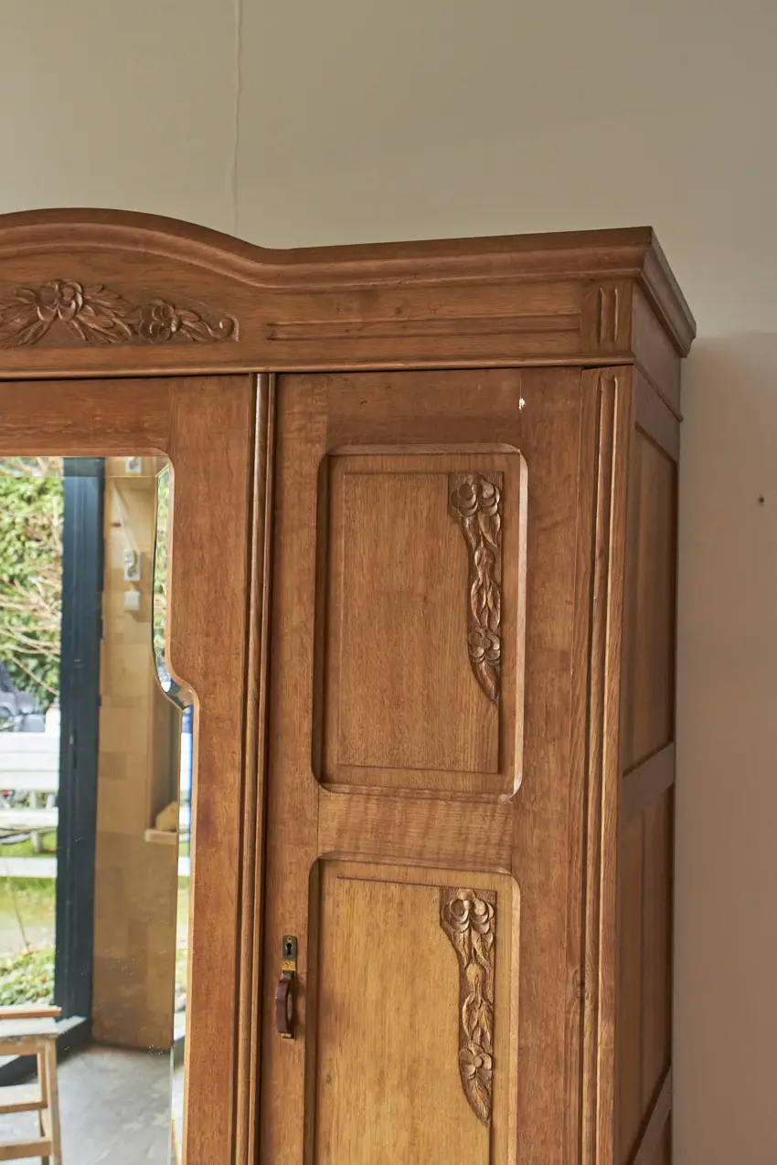 10656---Demontabele-spiegelkast-met-drie-deuren---Firma-Zoethout_05