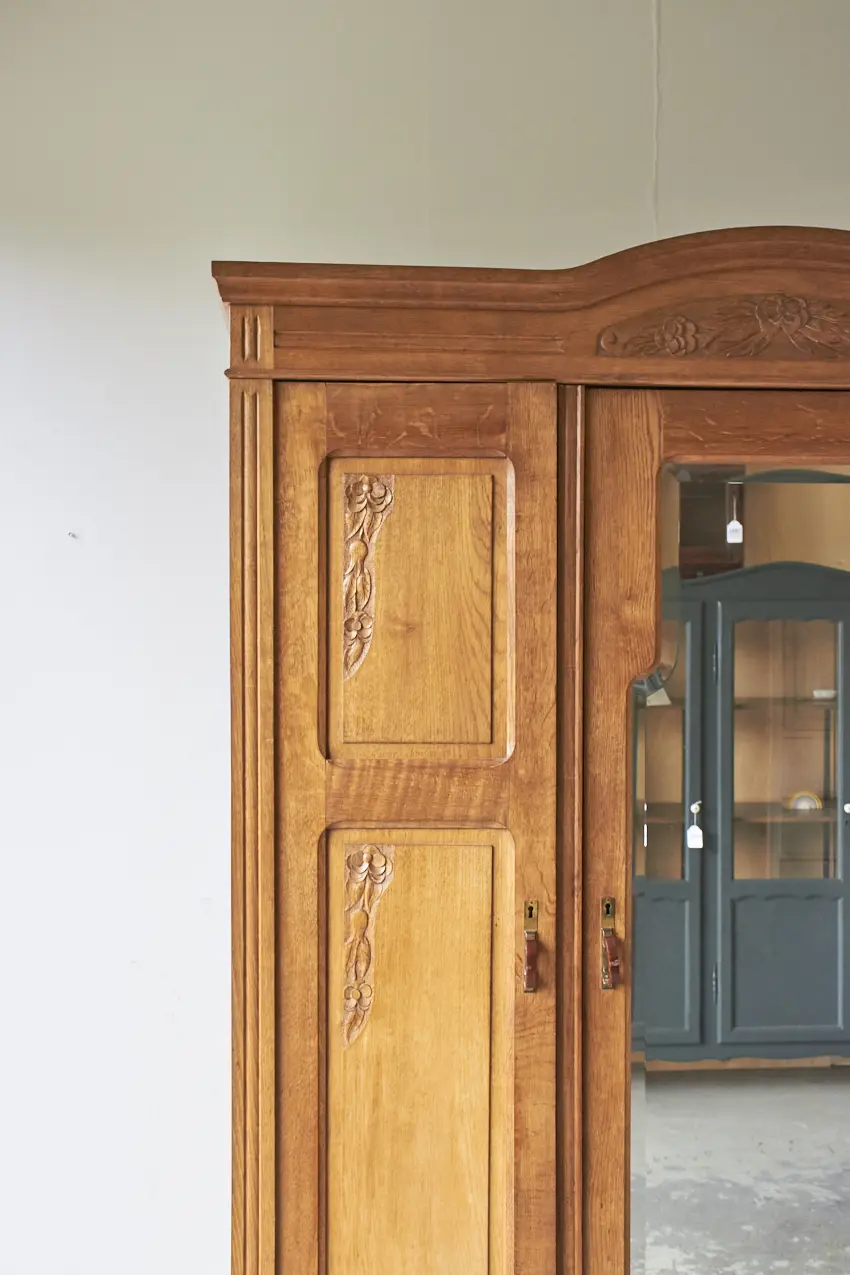 10656---Demontabele-spiegelkast-met-drie-deuren---Firma-Zoethout_06