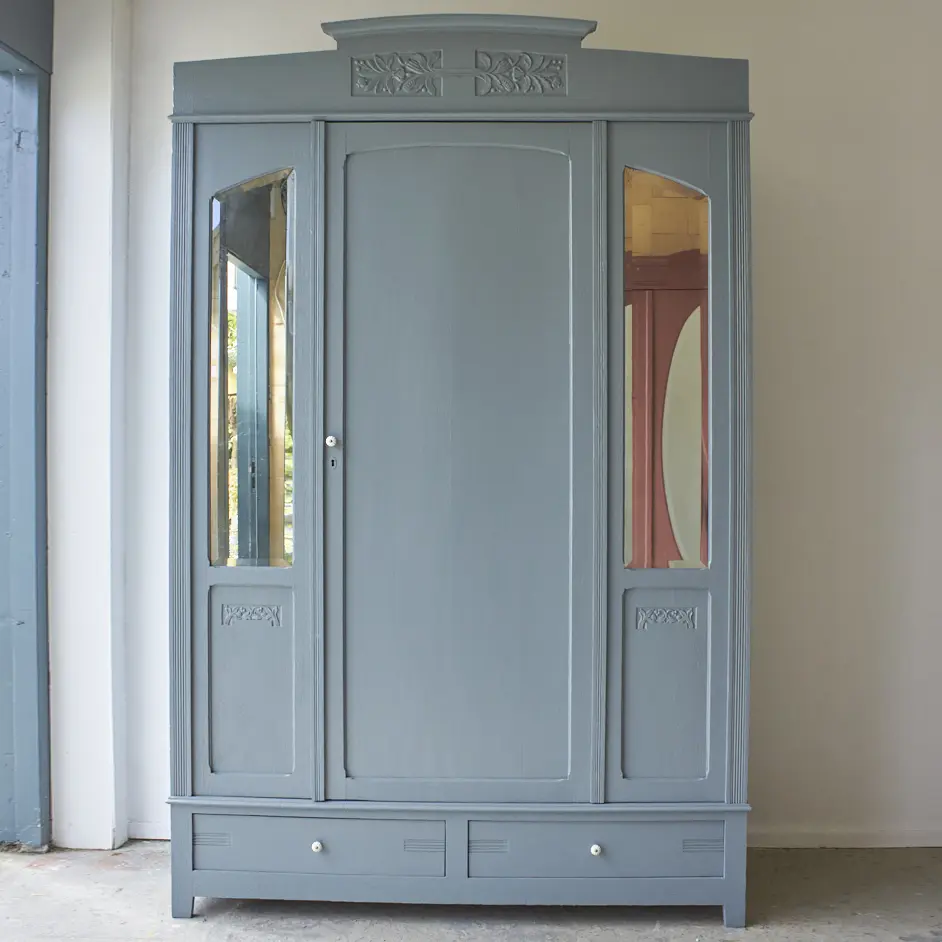 Demontabele-vintage-spiegelkast-in-Bron