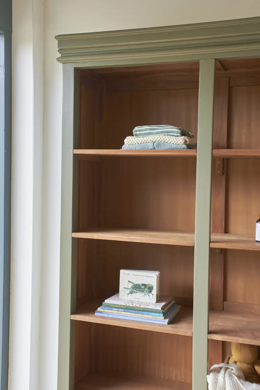 10671---Vintage-open-boekenkast-in-Rozemarijn---Firma-Zoethout-07