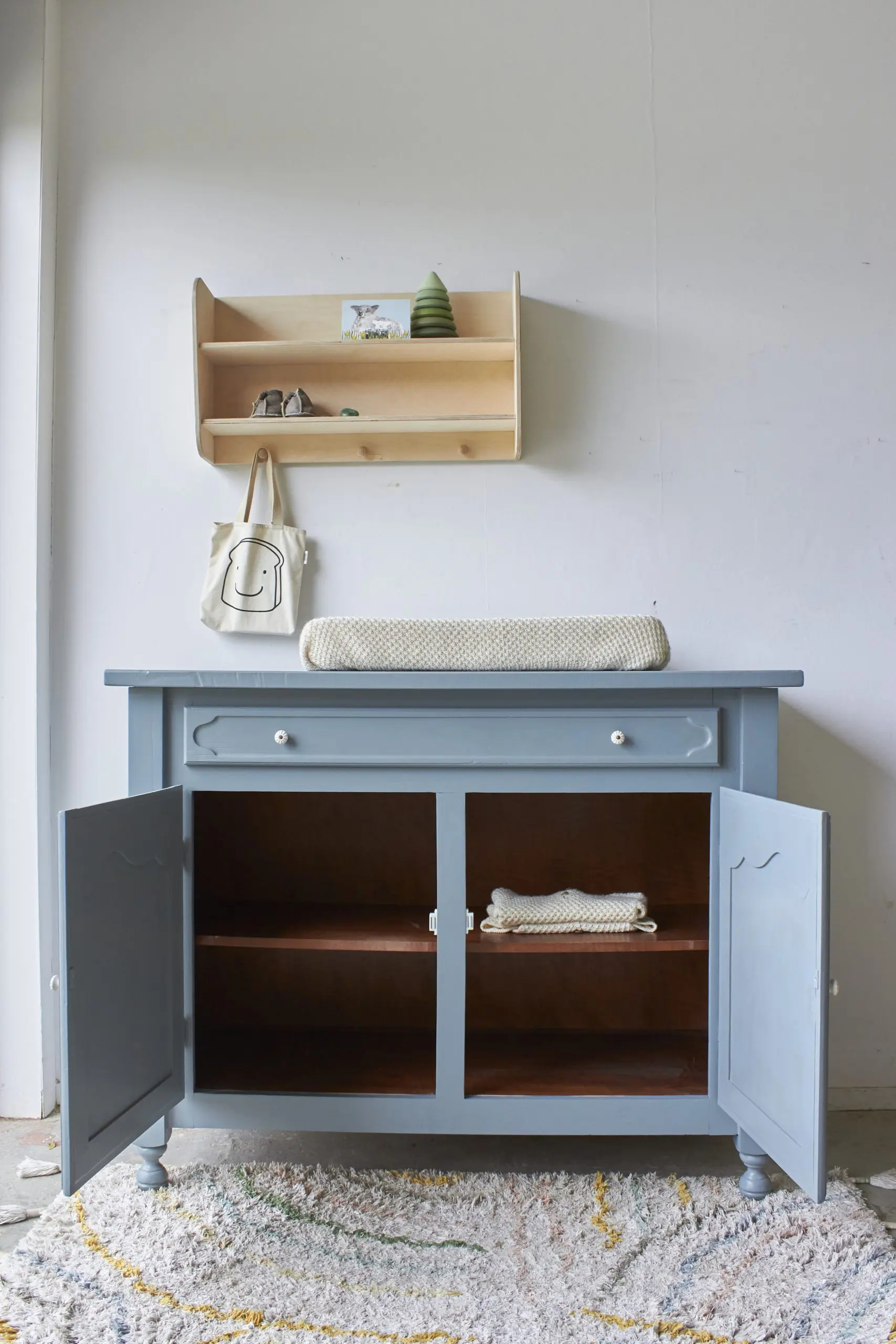 2483---Vintage-commode-in-Bron---Firma-Zoethout-09