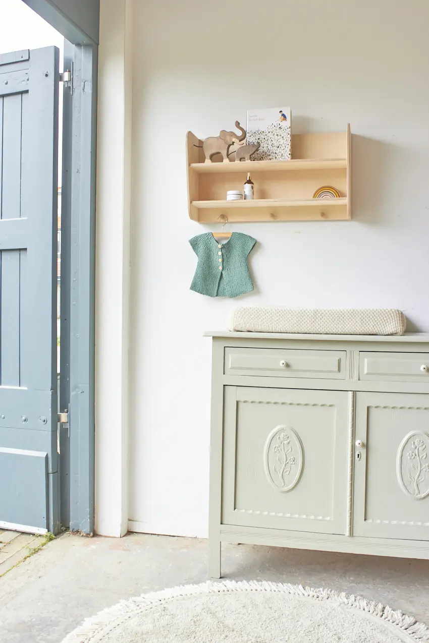 2486---Vintage-commode-in-Voorjaar---Firma-Zoethout-02