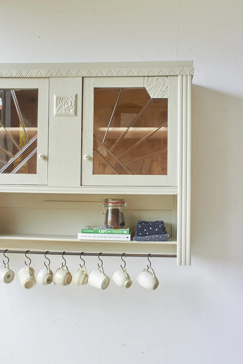 6206---Vintage-hangkast-met-glas-in-lood-in-linnen---Firma-Zoethout-11