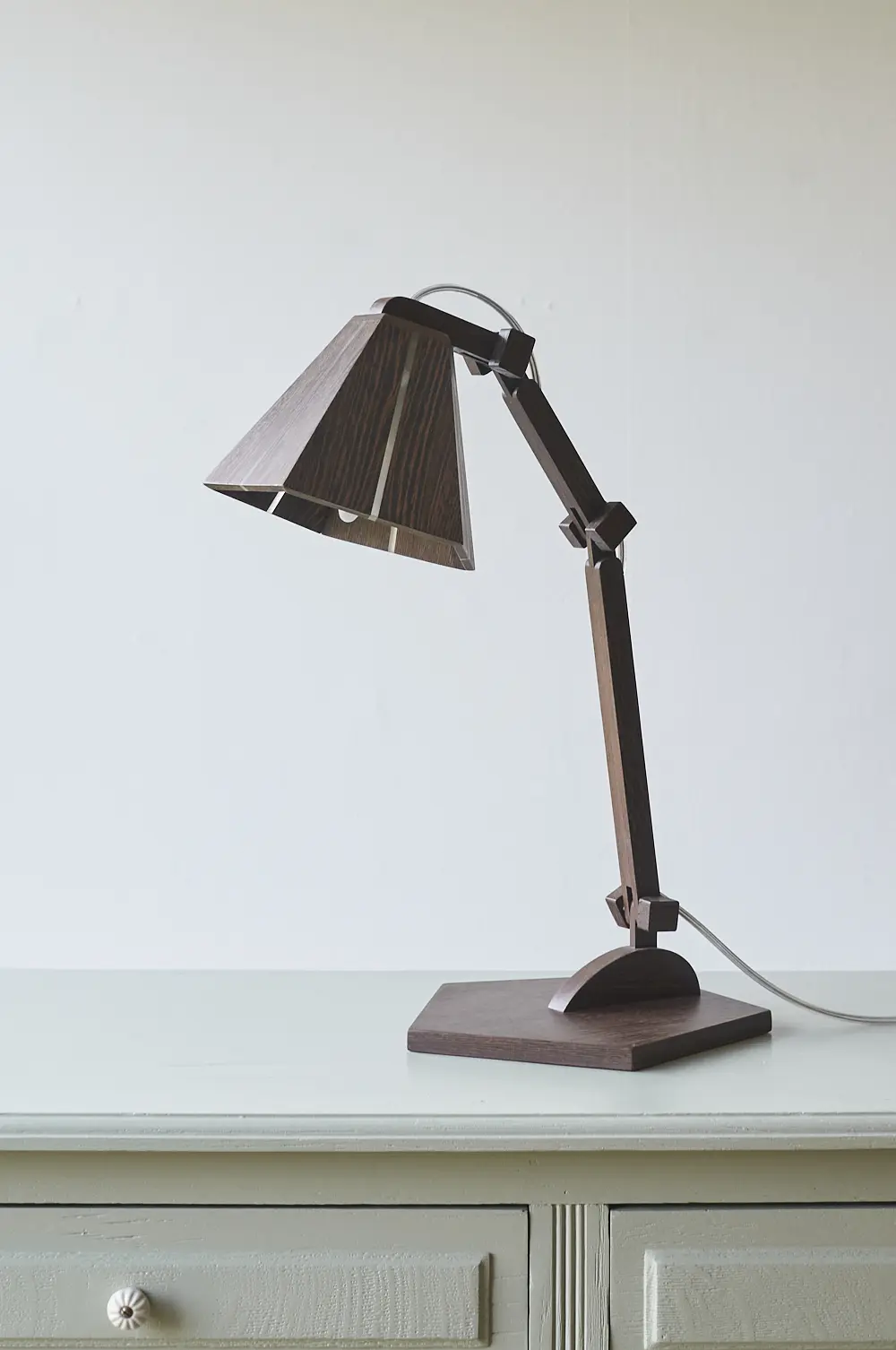 HW9089---Wenge-Henkwoods-tafel-lamp---Firma-Zoethout-01