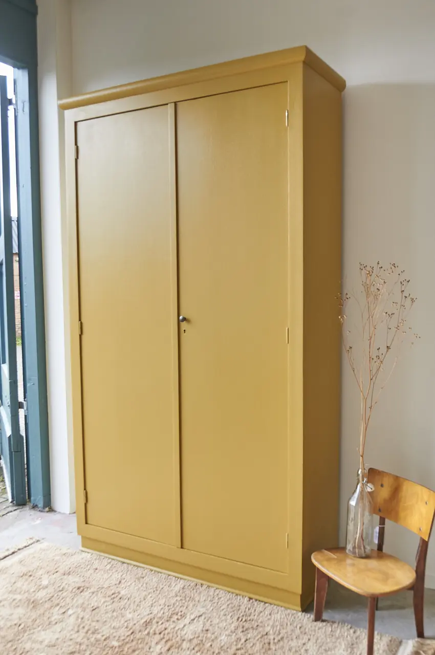 10124-Vintage-houten-kast-in-saffraan-Firma-zoethout_3.jpg