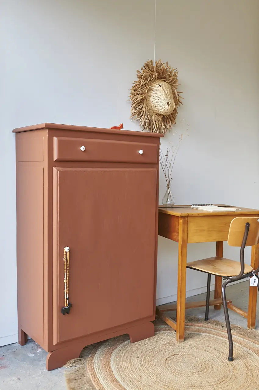 10164-Retro-meidenkast-in-roest-Firma-zoethout_3.jpg