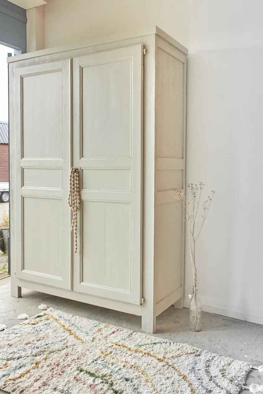 10389-Vintage-tweedeurs-kast-in-Linnen-Firma-zoethout_3.jpg