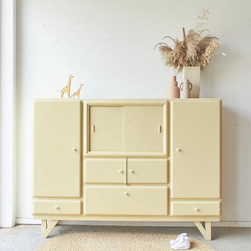 10524-Retro-dressoir-in-kamille-Firma-zoethout_01.jpg