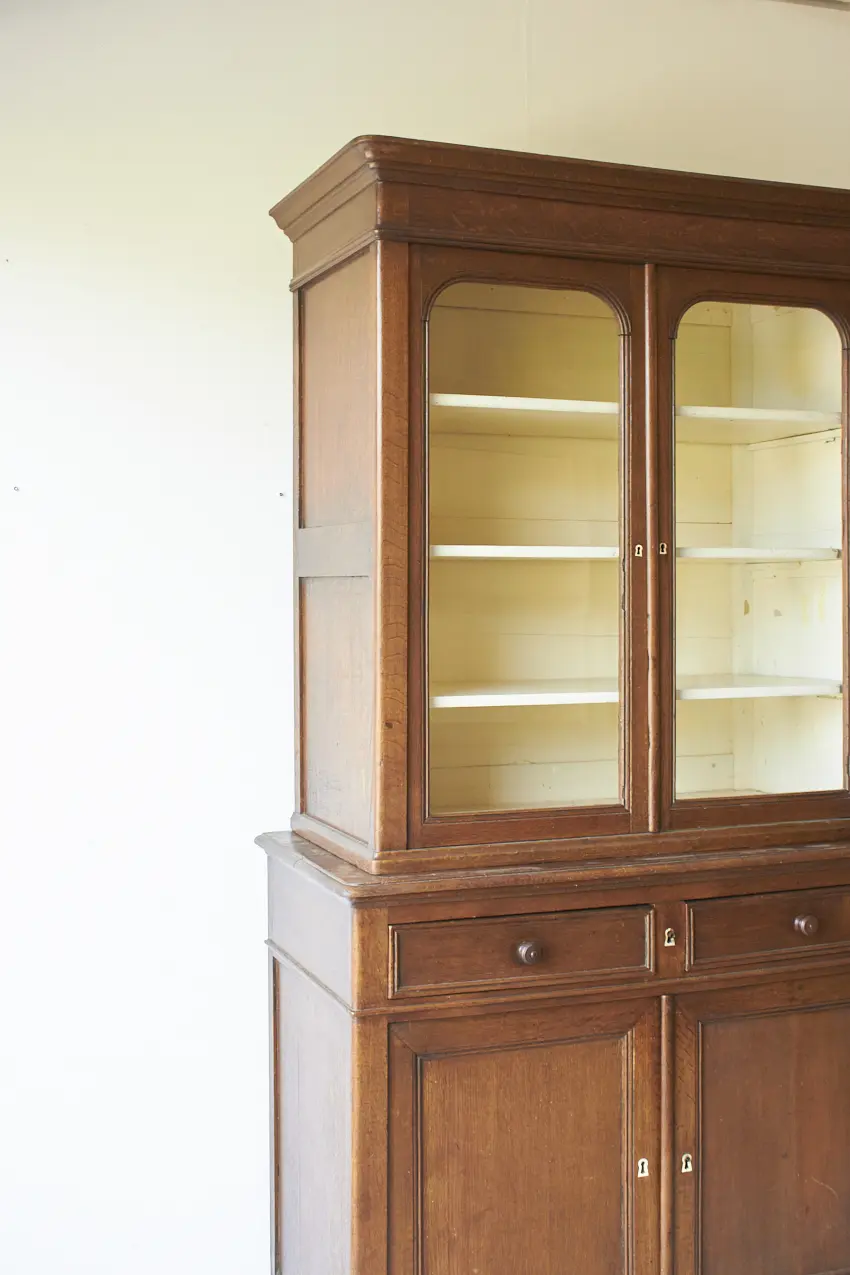 10664---Vintage-sierlijke-vitrinekast---Firma-Zoethout-02