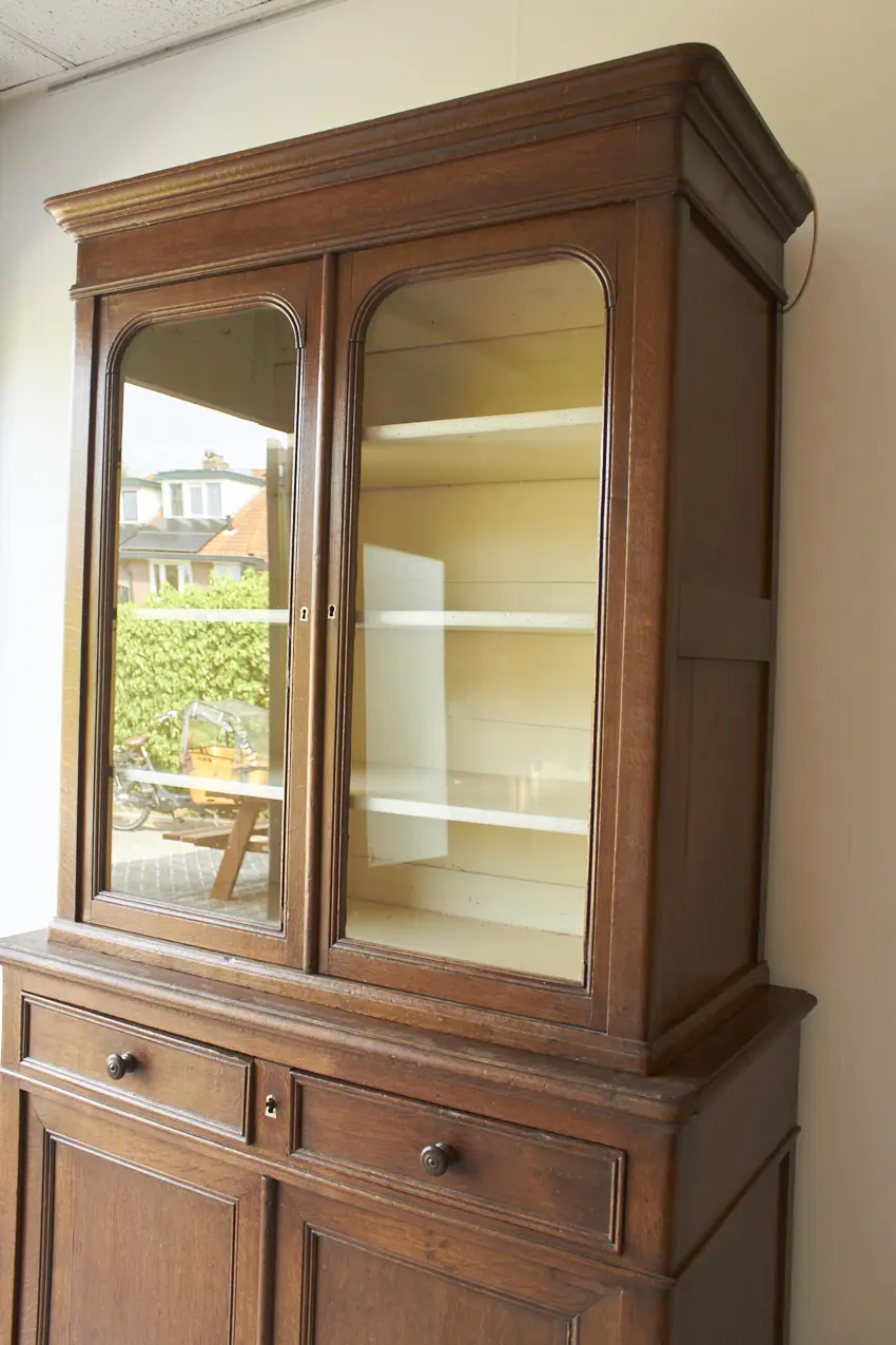 10664---Vintage-sierlijke-vitrinekast---Firma-Zoethout-05