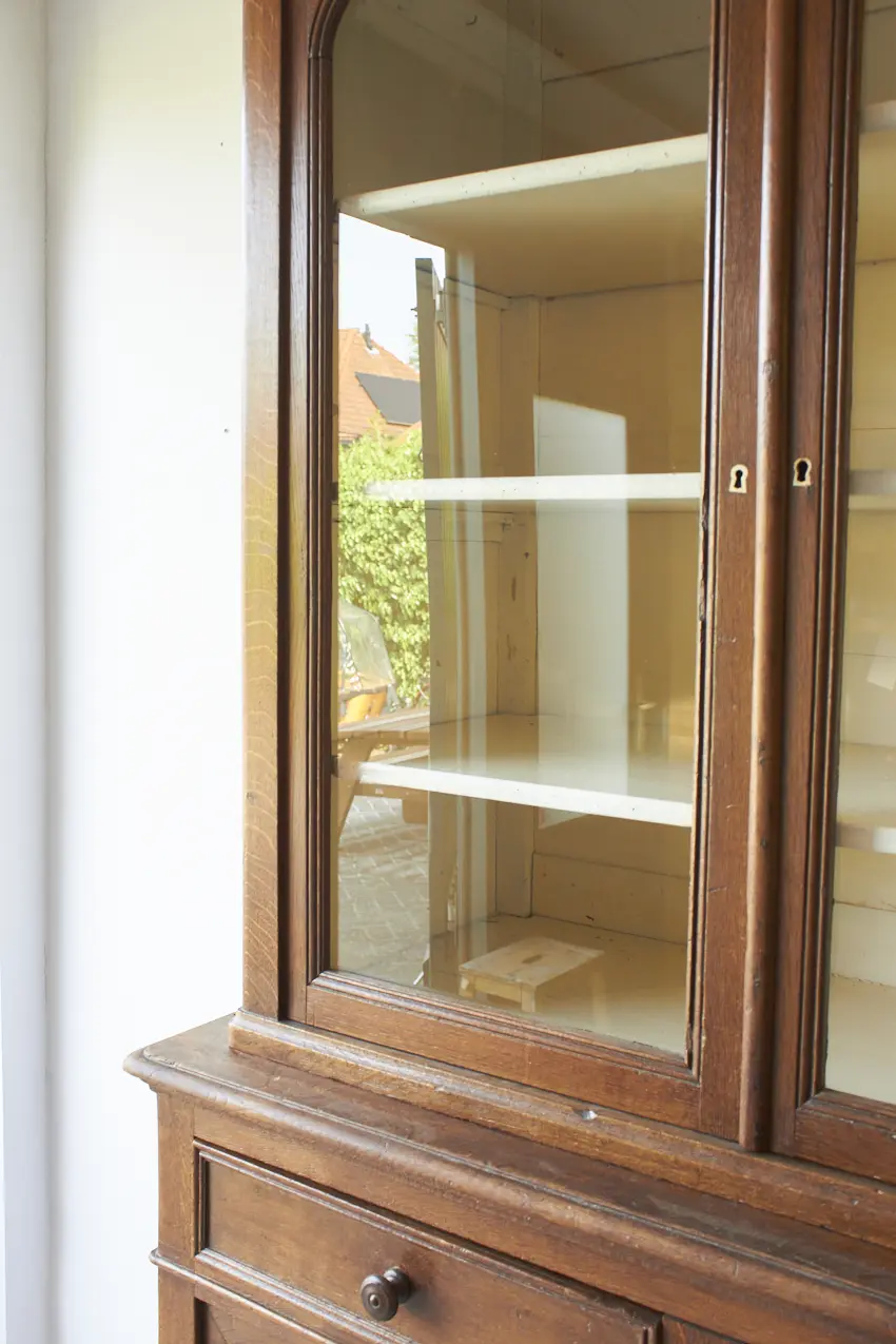 10664---Vintage-sierlijke-vitrinekast---Firma-Zoethout-07