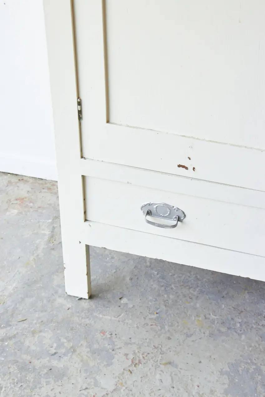 10669---Vintage-sierlijke-kast-met-glas-in-lood--Firma-Zoethout-05