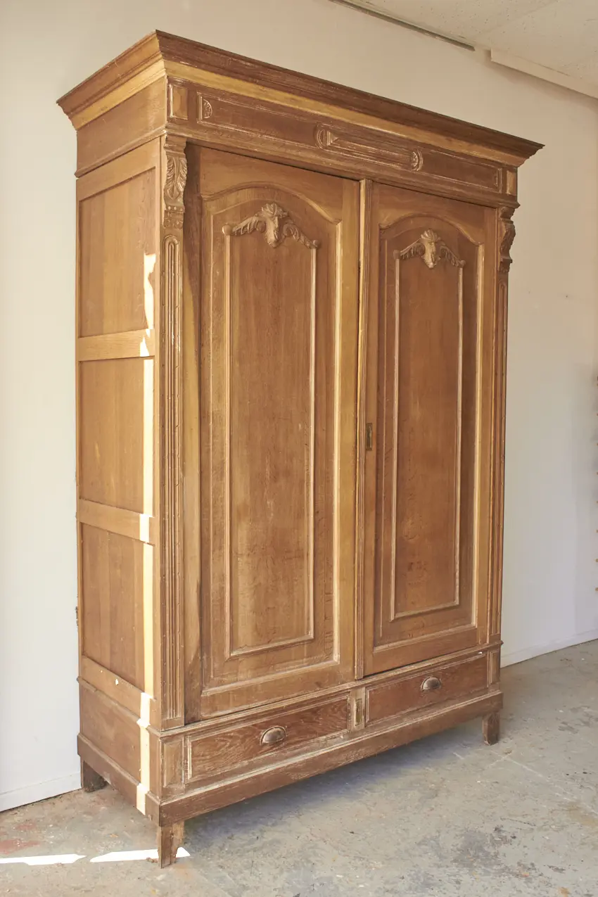 10685---Demontabele-kast-met-paneeldeuren-en-houtsnijwerk---Firma-Zoethout-05