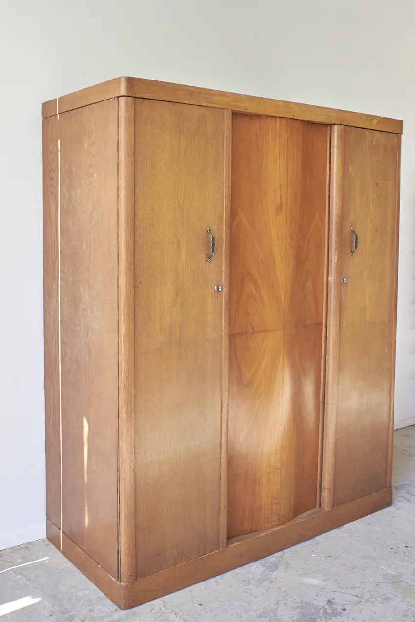 10691---Retro-kast-met-drie-deuren---Firma-Zoethout-03