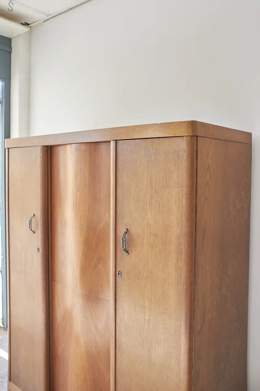 10691---Retro-kast-met-drie-deuren---Firma-Zoethout-04