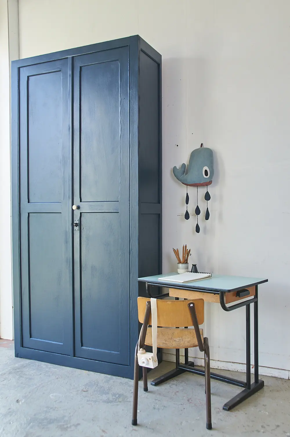 1861-Vintage-houten-lockerkast-Firma-zoethout_2.jpg