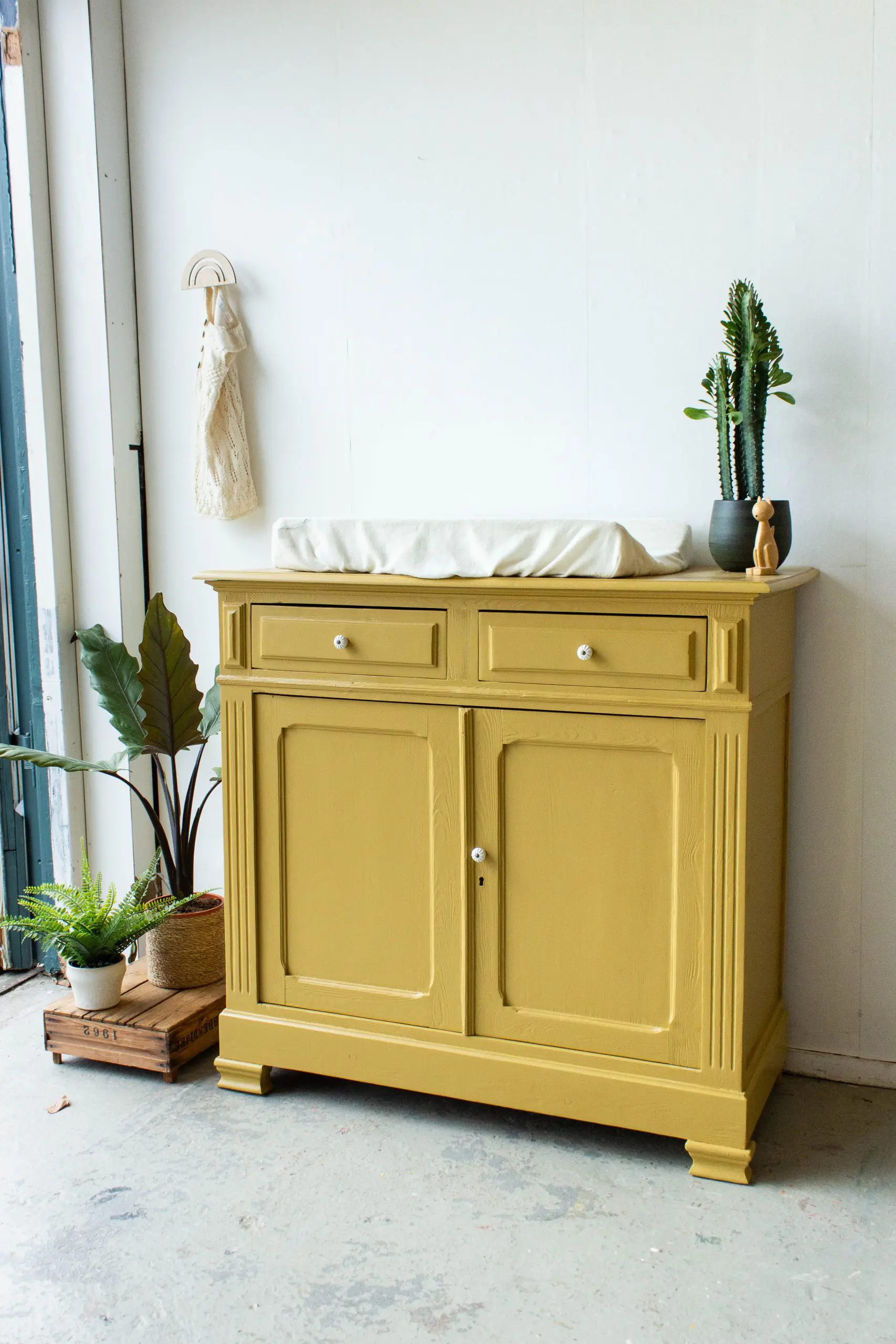 2213-Saffraangele-vintage-commode-2.jpg