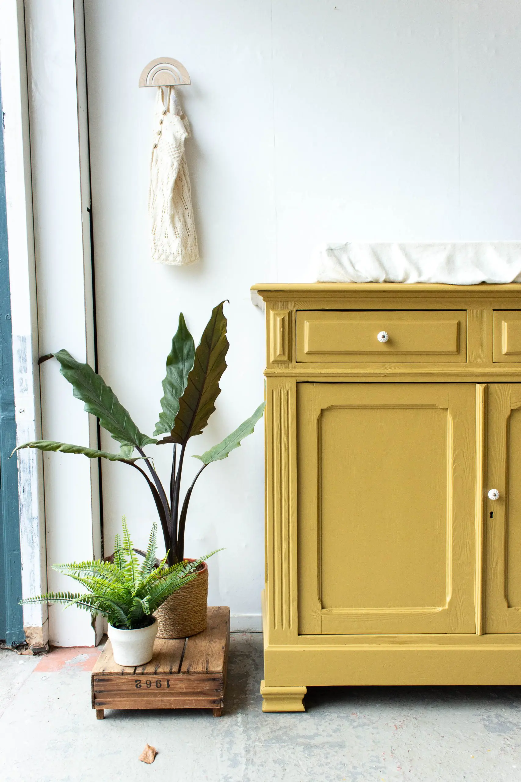 2213-Saffraangele-vintage-commode-3.jpg