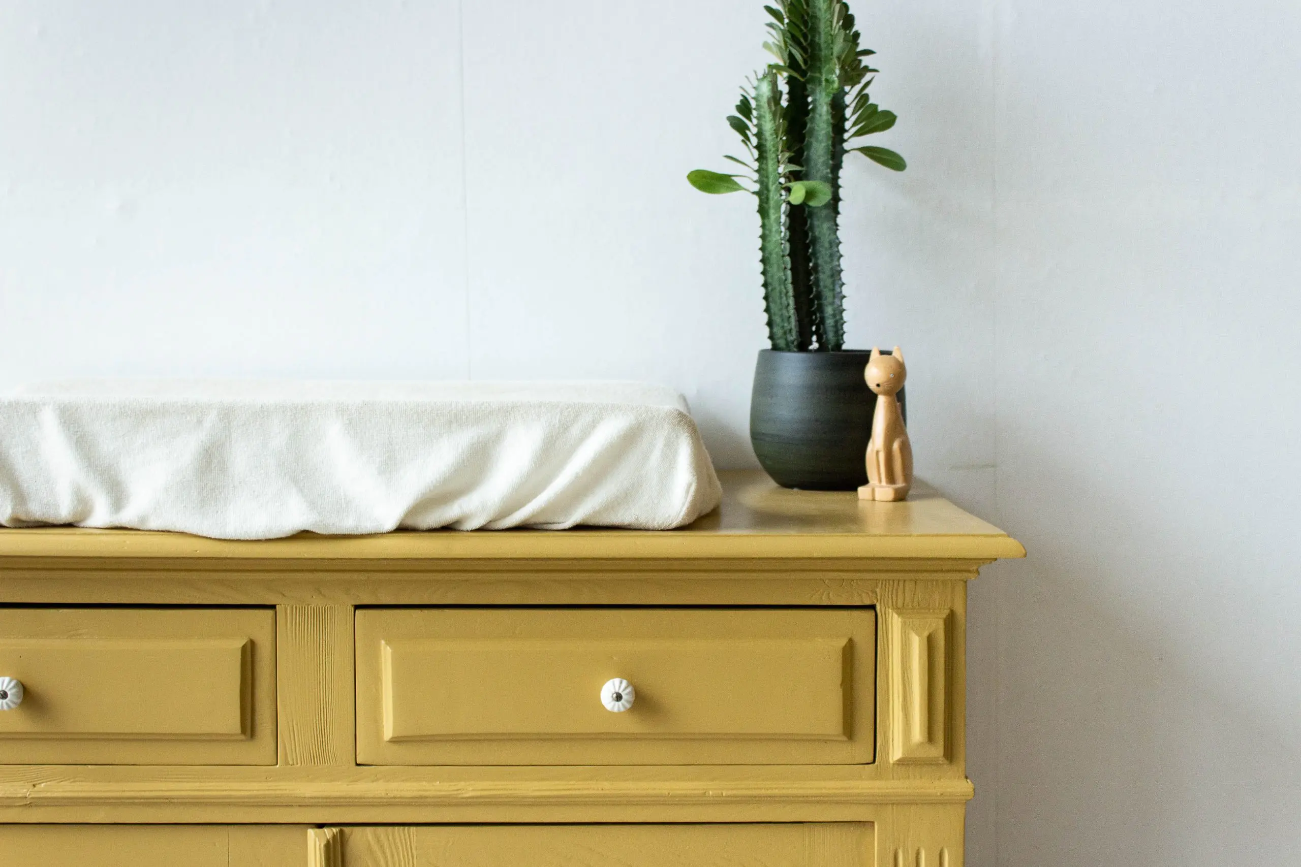 2213-Saffraangele-vintage-commode-4.jpg