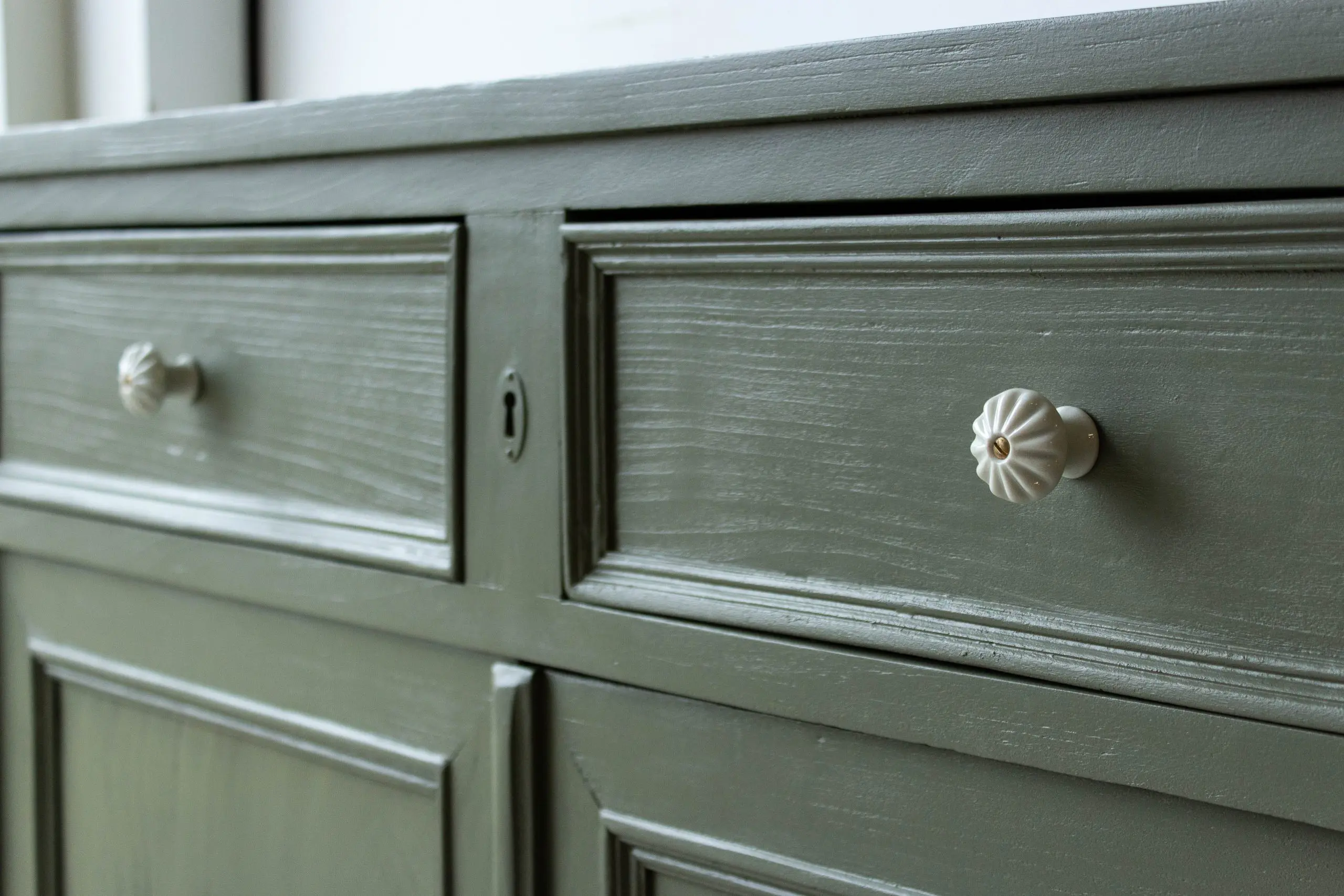 2218-Rozemarijn-groene-vintage-commode_-4.jpg