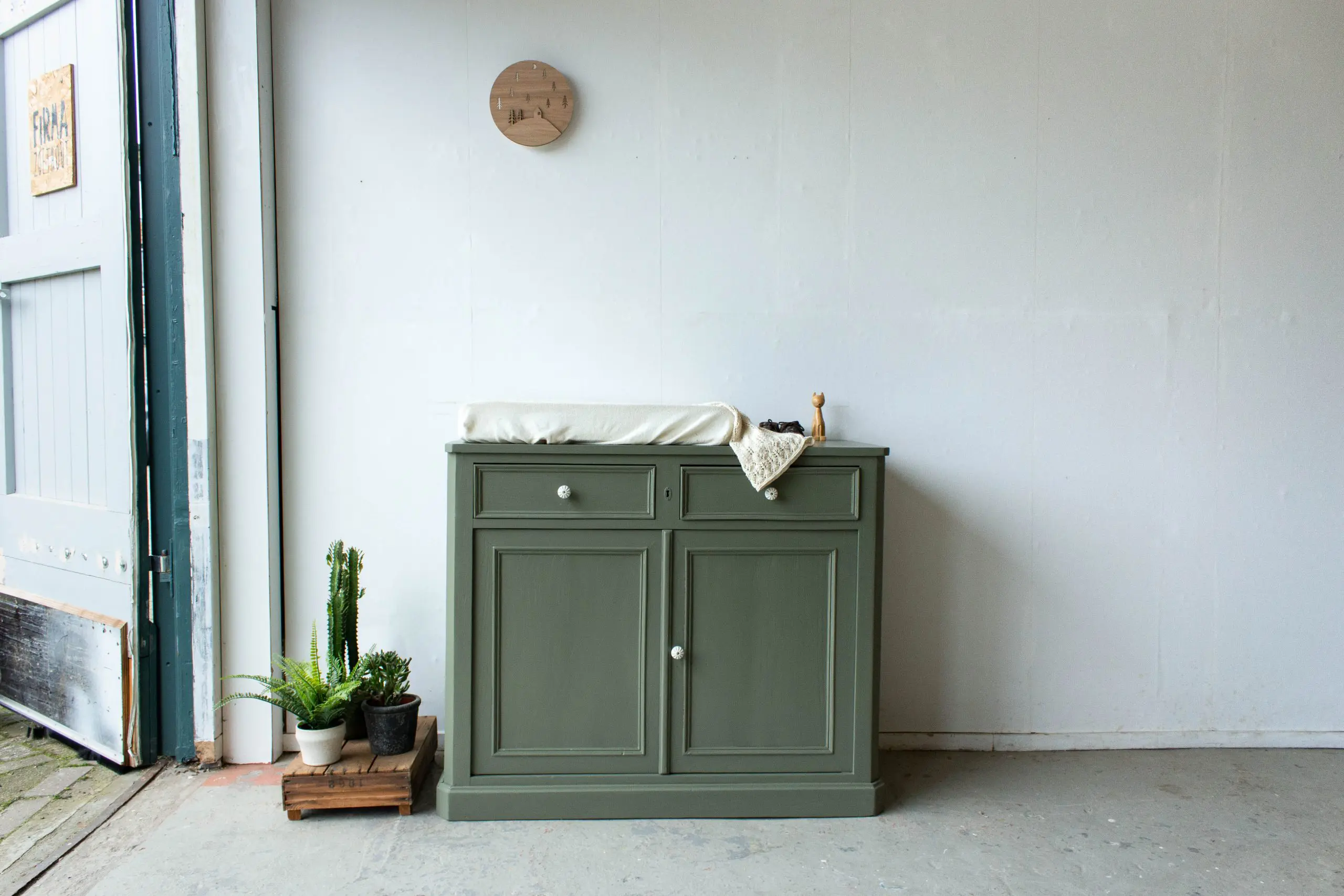 2218-Rozemarijn-groene-vintage-commode_.jpg