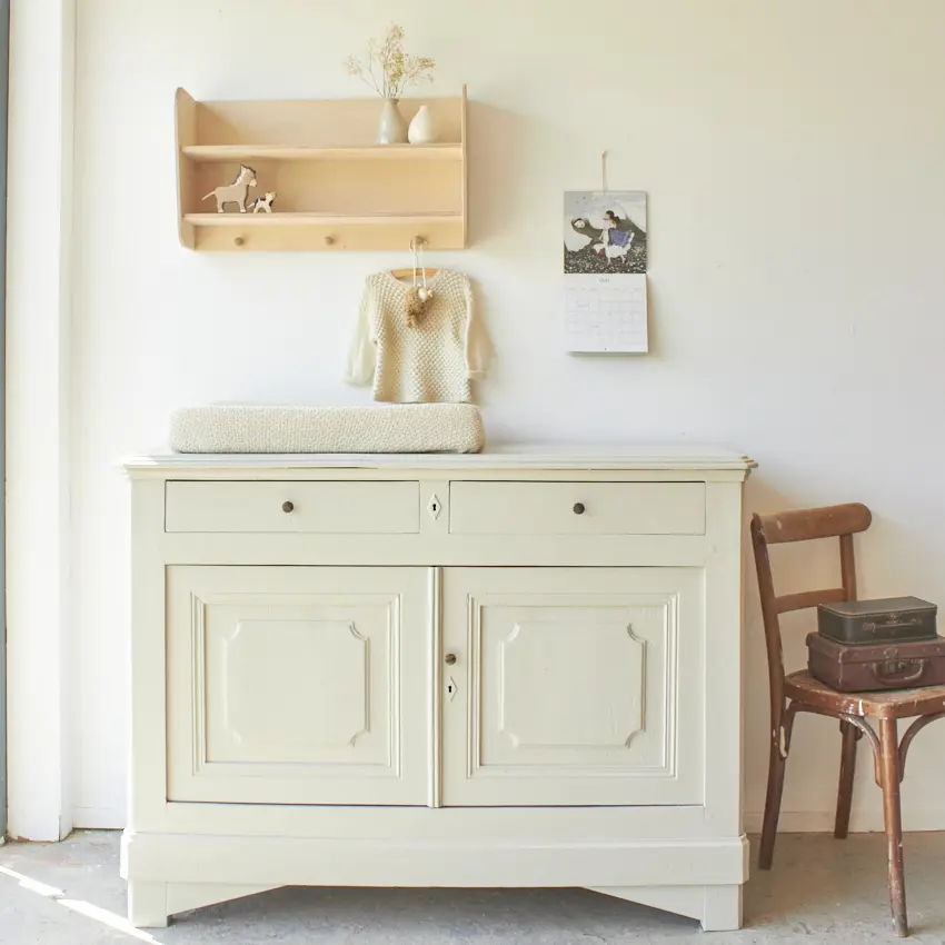 2469-vintage-commode-in-Linnen