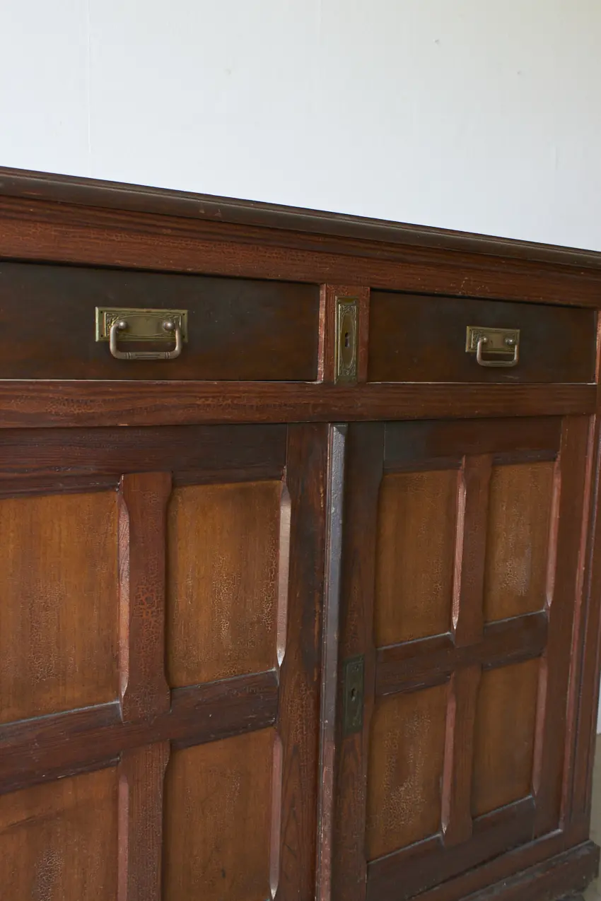 2499---Vintage-commode-met-paneeldeuren--Firma-Zoethout-05