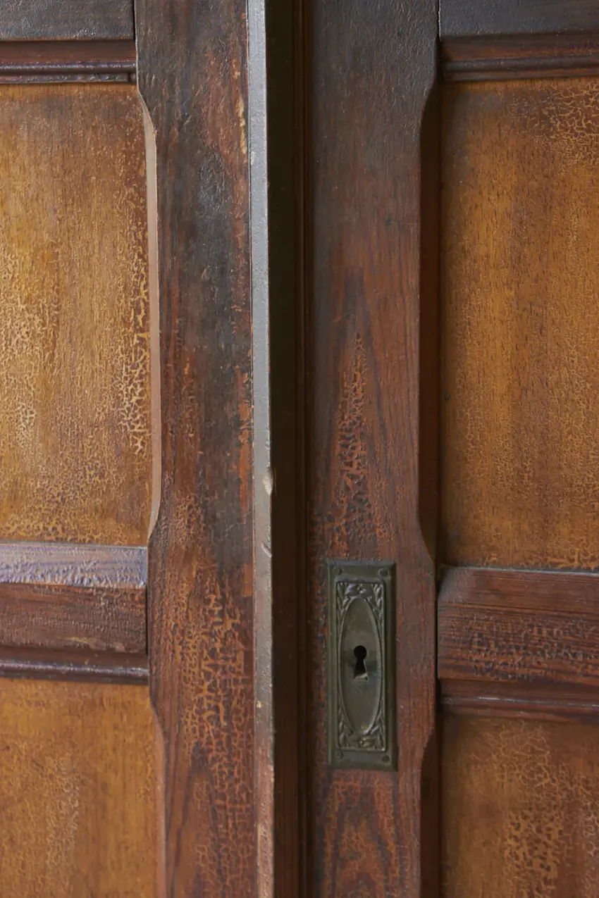 2499---Vintage-commode-met-paneeldeuren--Firma-Zoethout-06