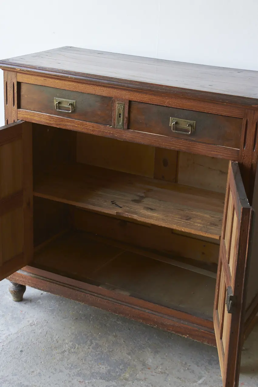 2499---Vintage-commode-met-paneeldeuren--Firma-Zoethout-07