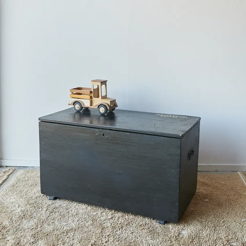 5113-Vintage-zwarte-houten-kist-Firma-zoethout_1.jpg