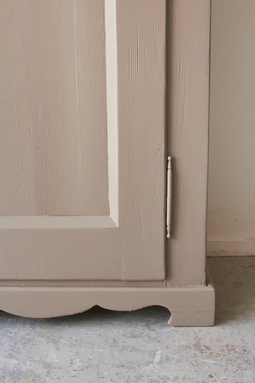 10672---Vintage-speelgoedkast-in-oud-roze-kleur---Firma-Zoethout-04