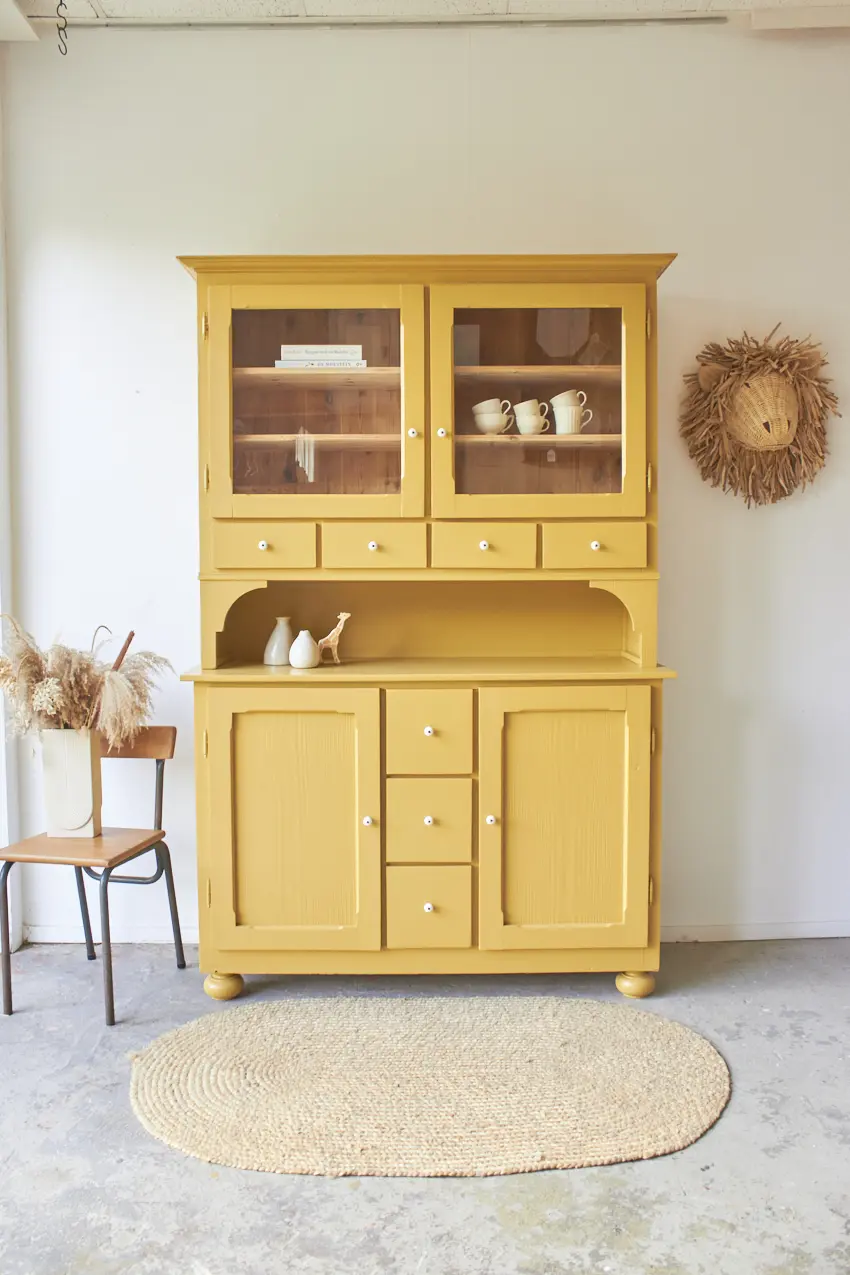 10716---Vintage-vitrine-buffetkast-in-saffraan---Firma-Zoethout-01