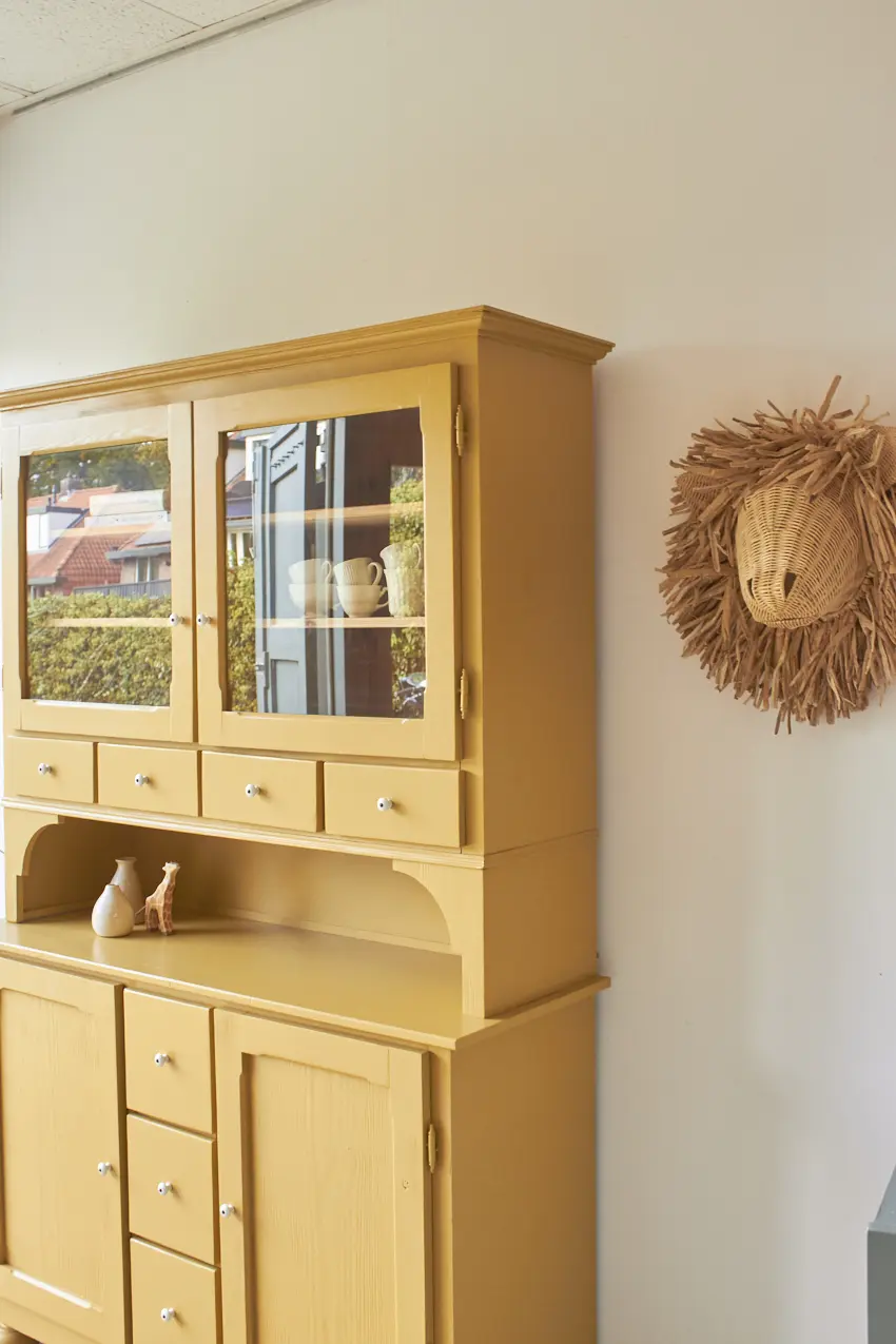 10716---Vintage-vitrine-buffetkast-in-saffraan---Firma-Zoethout-06