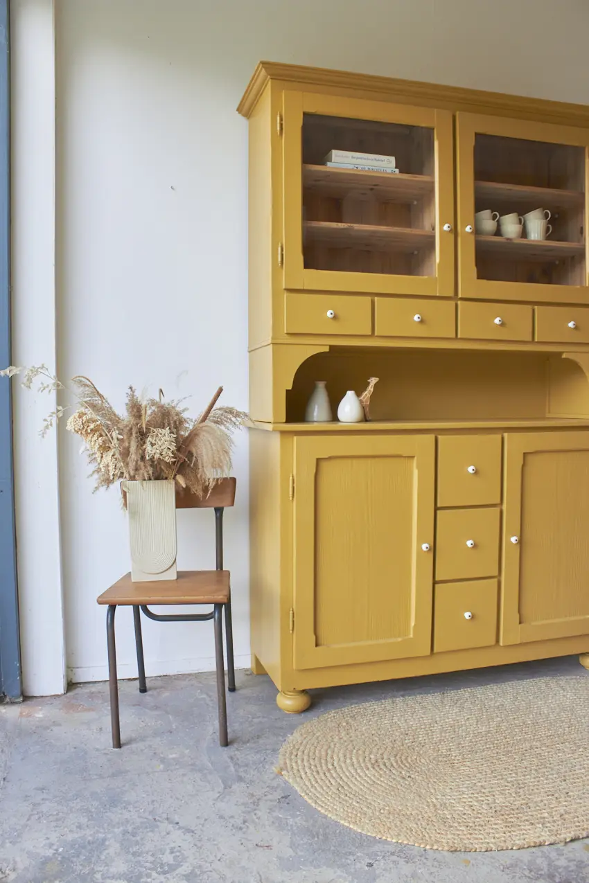 10716---Vintage-vitrine-buffetkast-in-saffraan---Firma-Zoethout-11