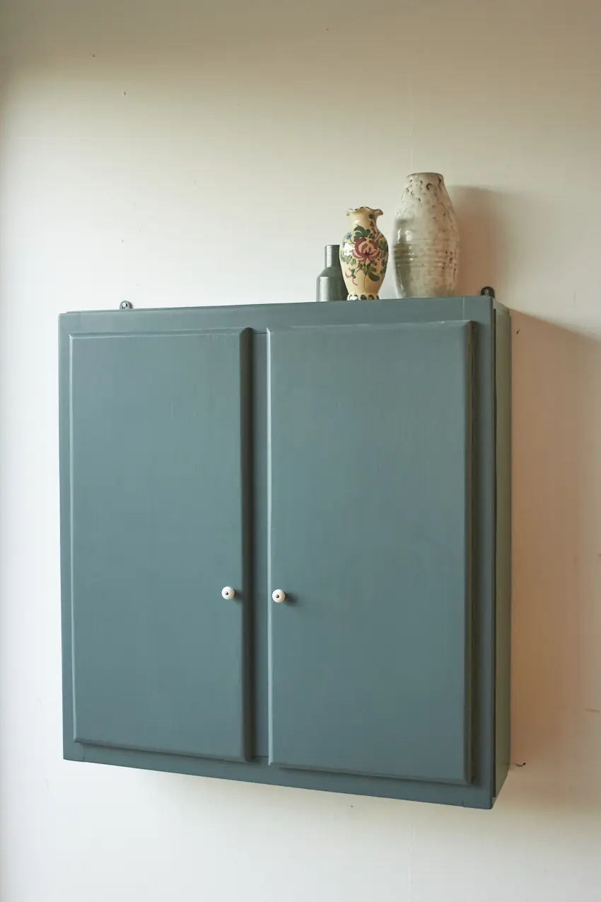 6230---Retro-hangkast-in-klif---Firma-Zoethout-02