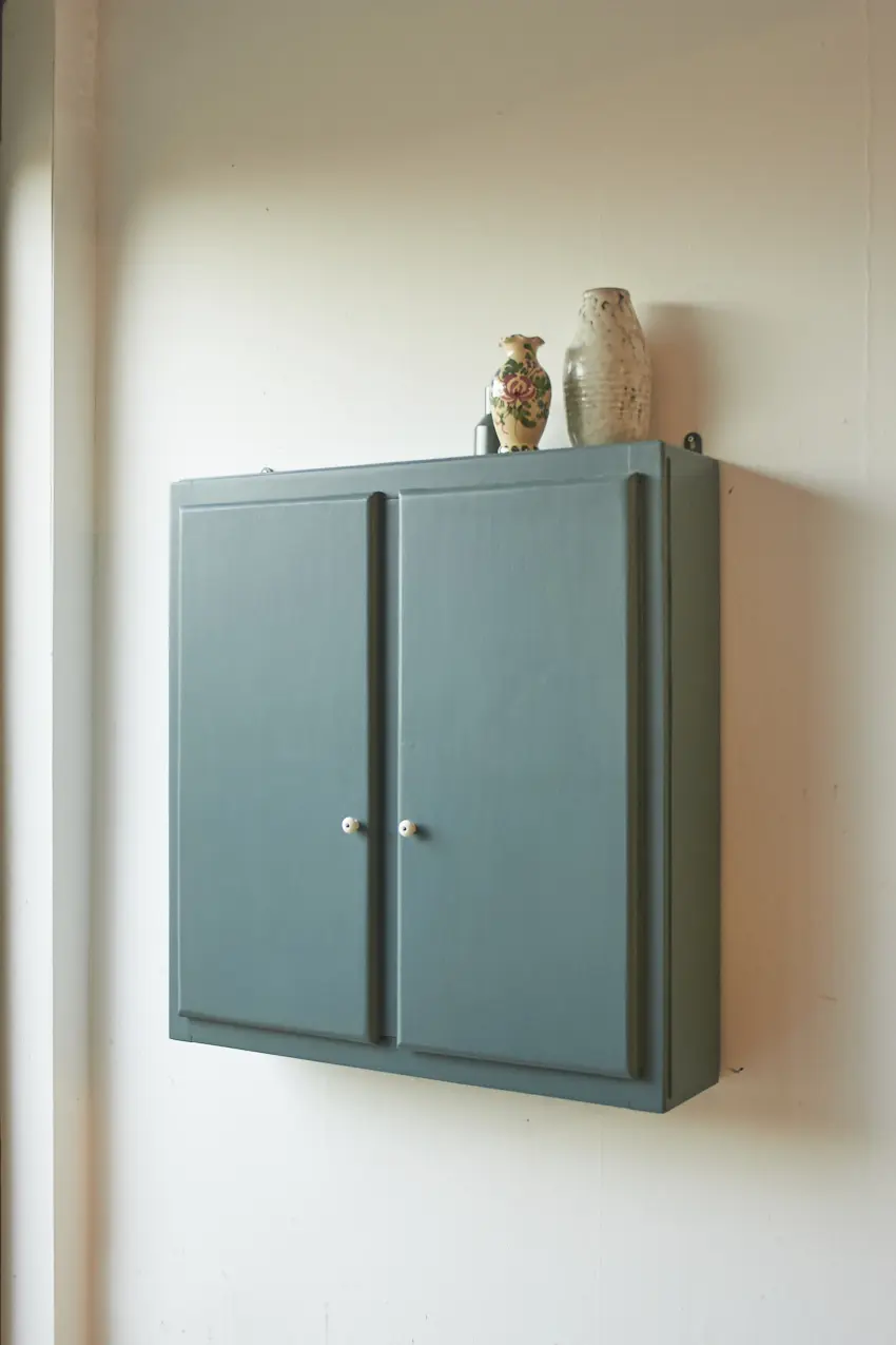 6230---Retro-hangkast-in-klif---Firma-Zoethout-03