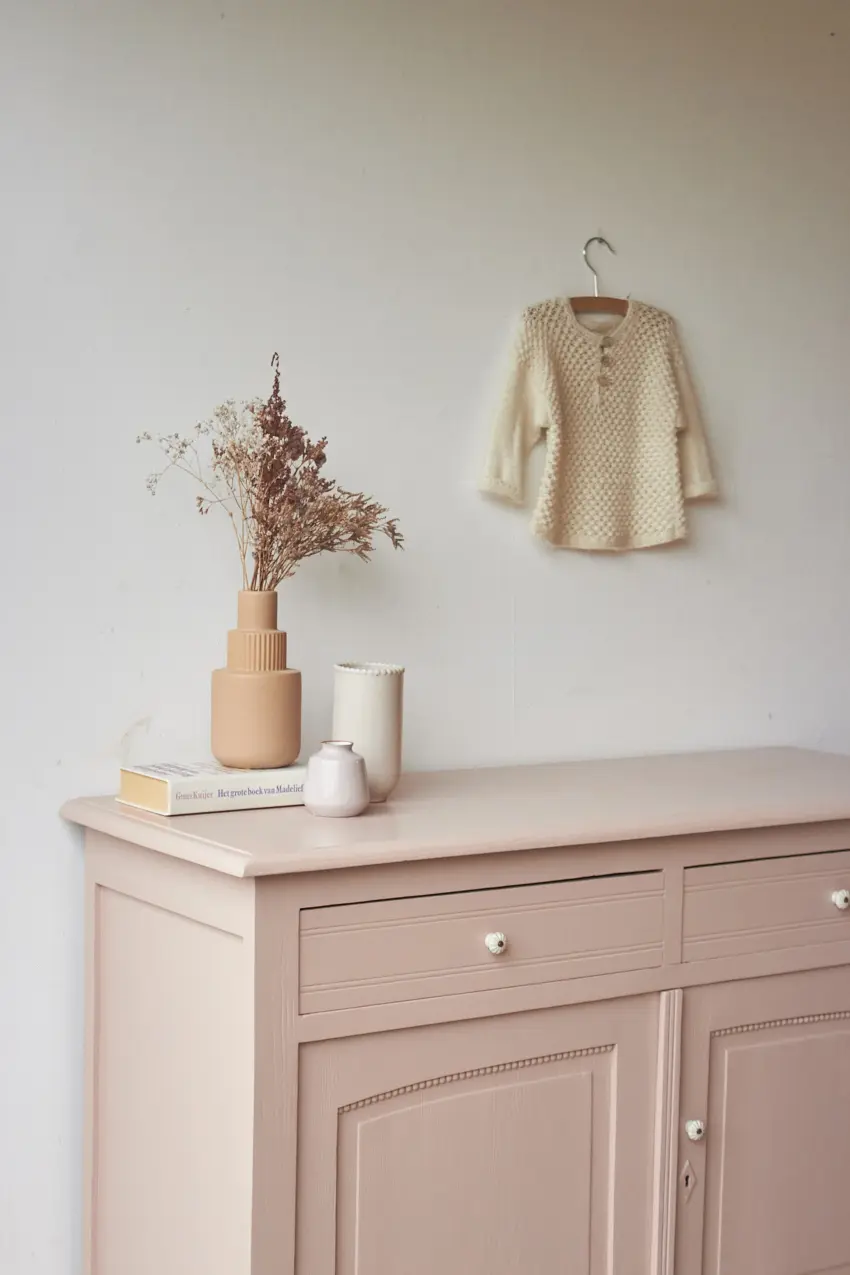 2513---Vintage-commode in-licht-roze-kleur---Firma-Zoethout-03