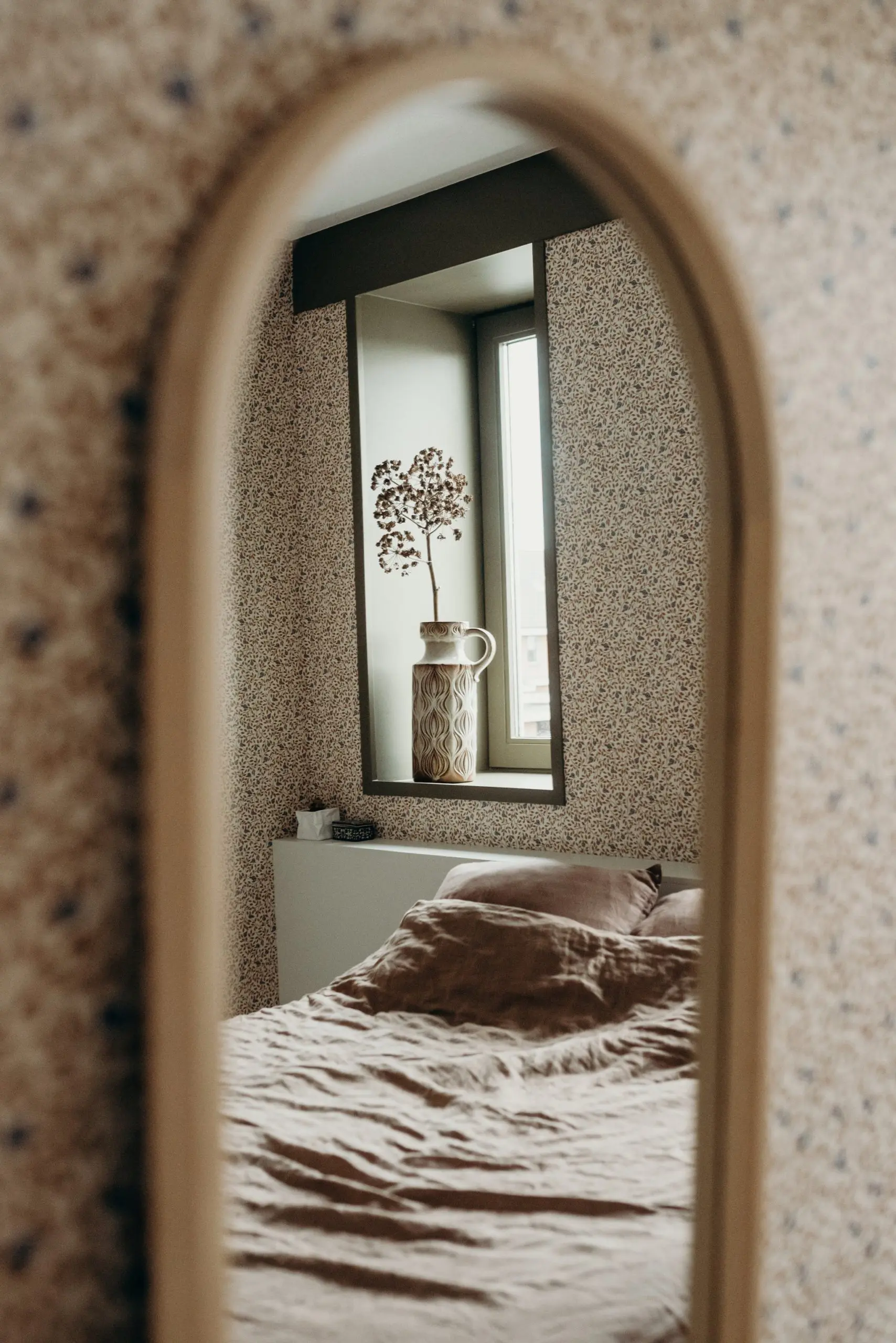 summer-gray-climbing-rose-bronze-Flora-05