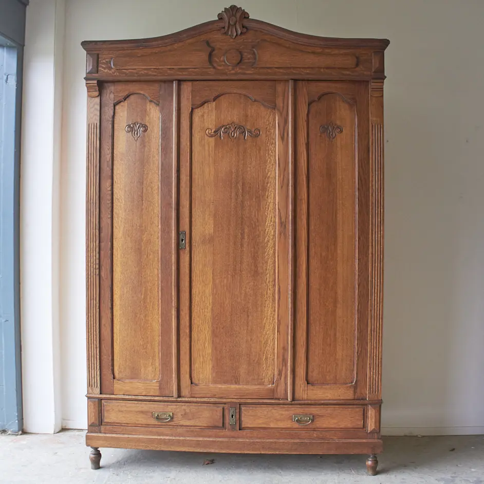 10818-demontabele-vintage-kast-met-drie-deuren-Firma-Zoethout-0