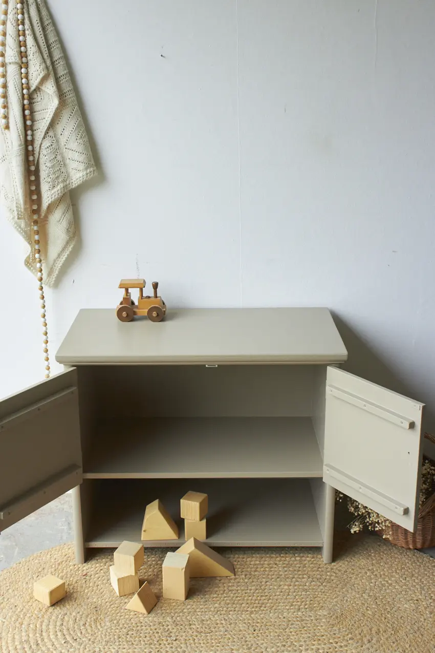 10823---Speelgoedkast in de kleur Amandel---Firma-Zoethout-04