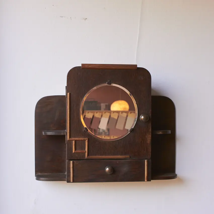 6214-Vintage-hangkastje-met-ronde-spiegel-Firma-Zoethout-00