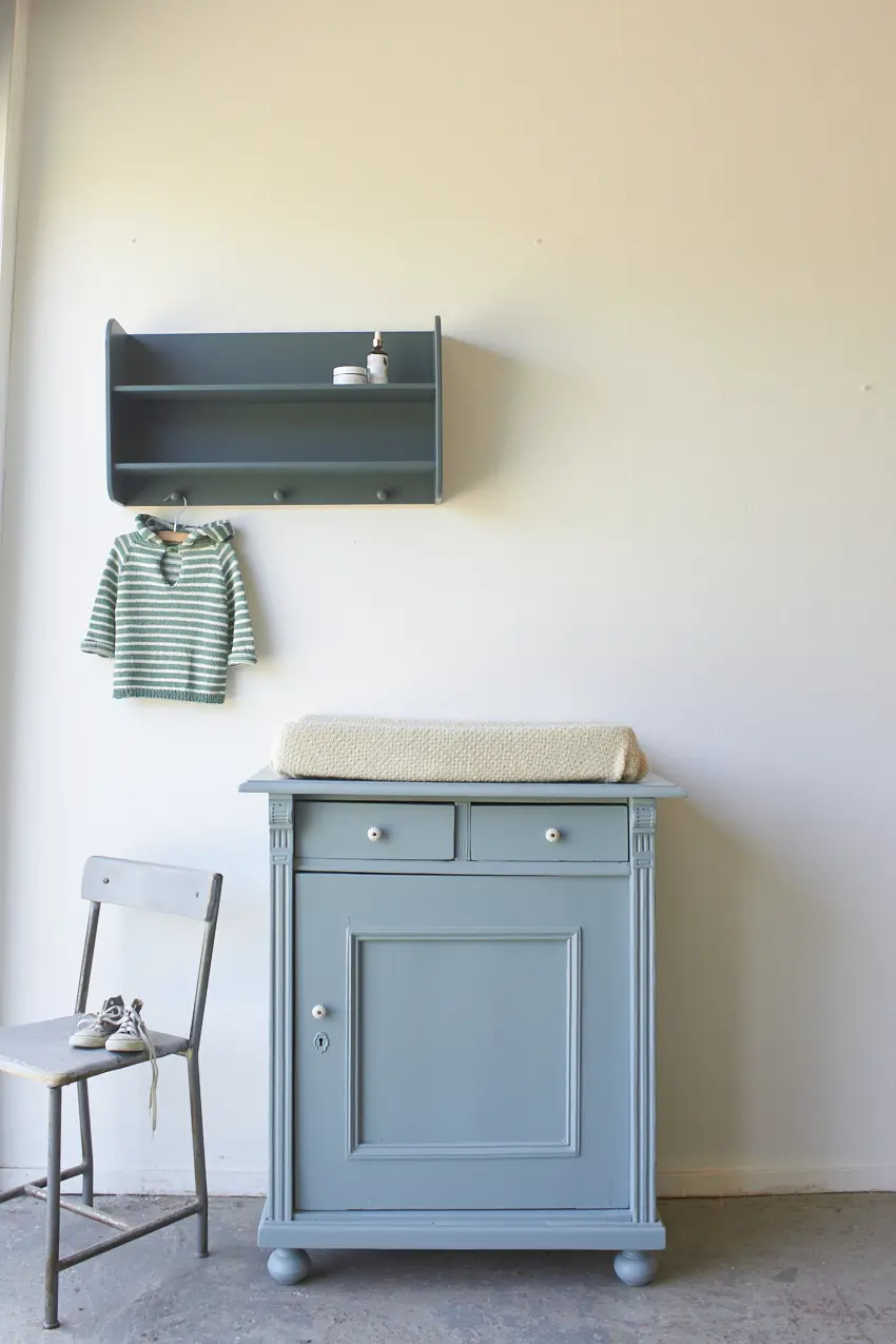 2530---Vintage-commode-in-kust-kleur---Firma-Zoethout-01